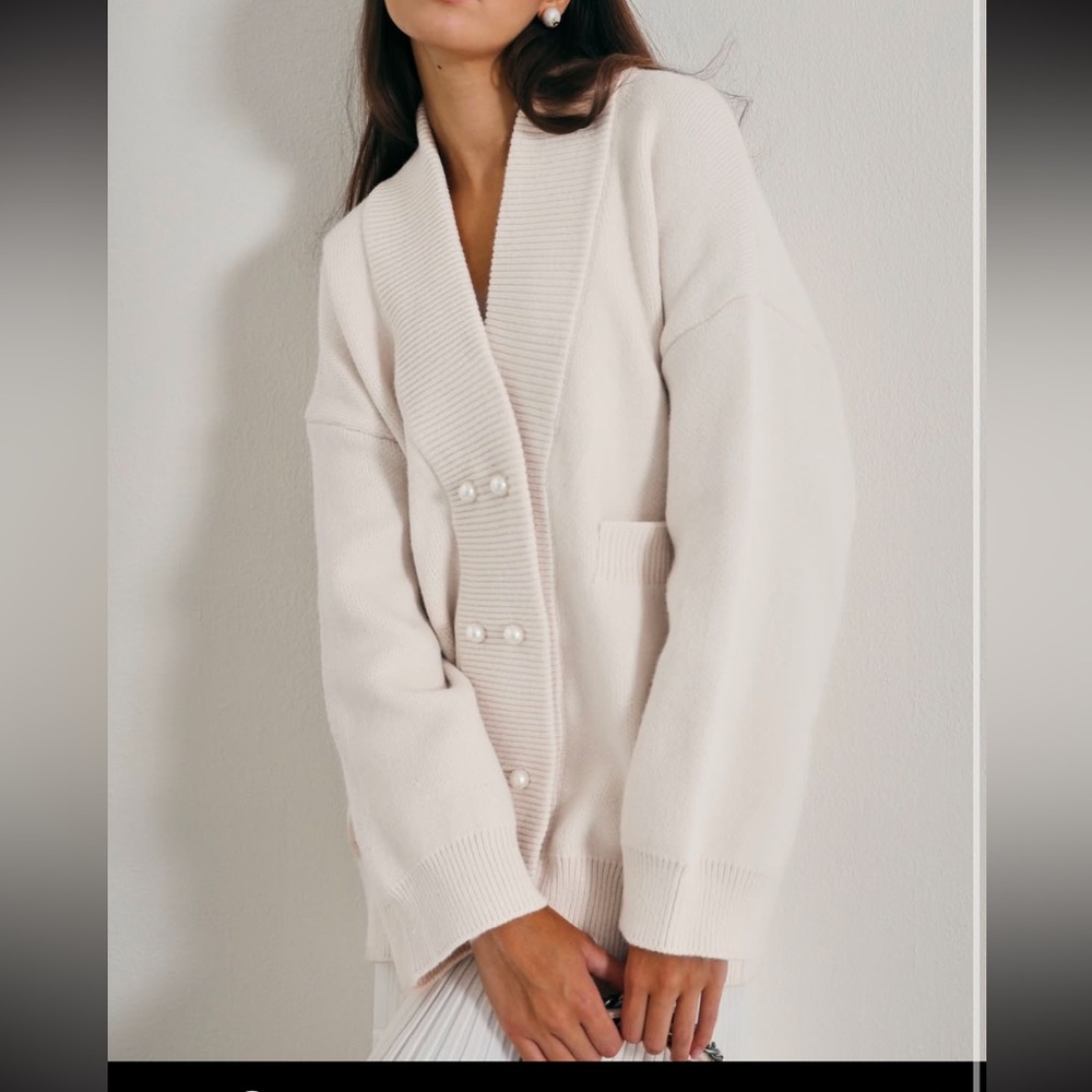 Vita Grace cardigan with pearl buttons